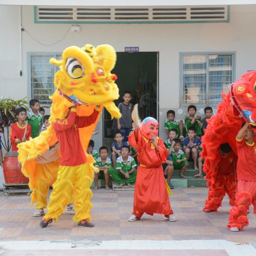 Tại sao múa lân lại có ông địa